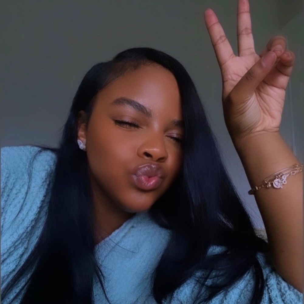 Meet your Posher, Makayla
